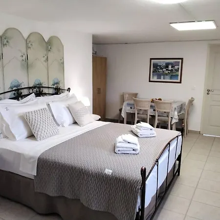Erifili Apartment *